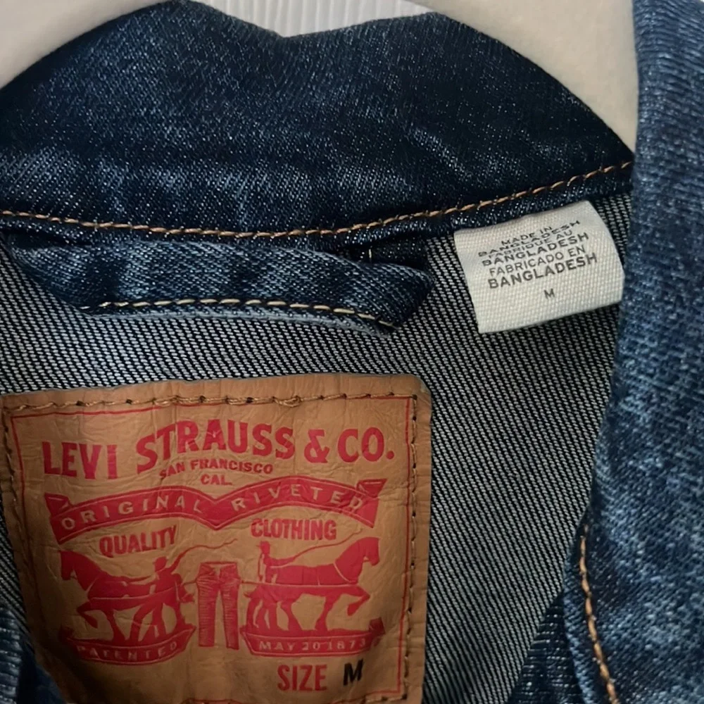 Levi’s Jacket - Picture 2 of 3